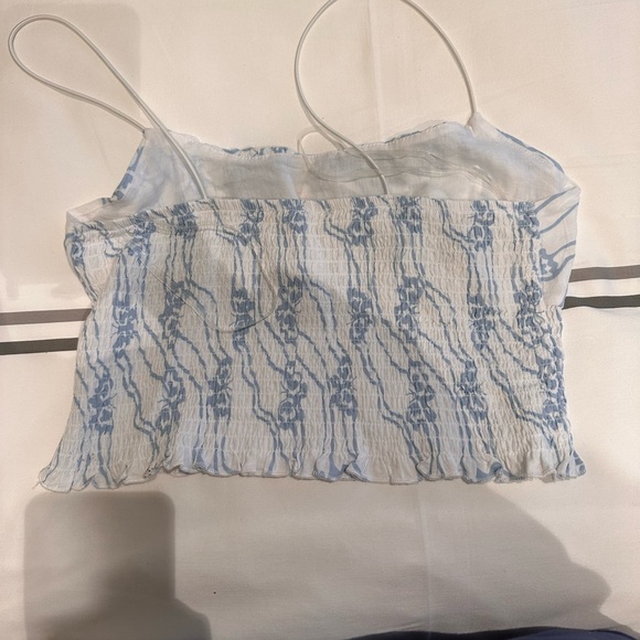 NWOT pacsun Blue and White Floral Spaghetti Strap Top - Picture 2 of 2